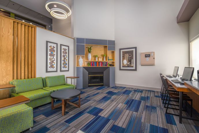 Imagen del bar/restaurante del Hotel Holiday Inn Express & Suites Phoenix Airport. Foto 2