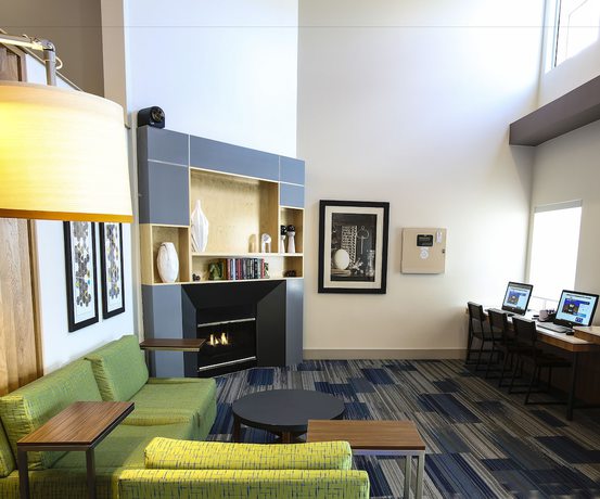 Imagen del bar/restaurante del Hotel Holiday Inn Express & Suites Phoenix Airport. Foto 3
