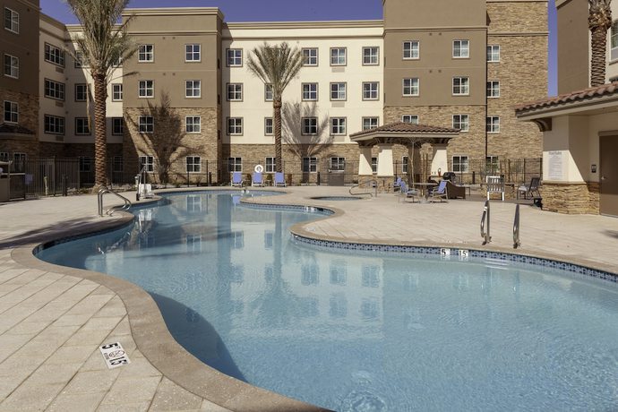 Imagen de la piscina del Hotel Holiday Inn Express & Suites Phoenix East - Gilbert. Foto 20