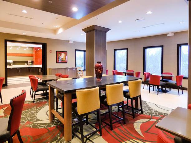 Imagen de los interiores del Hotel Holiday Inn Express & Suites Plymouth - Ann Arbor. Foto 14