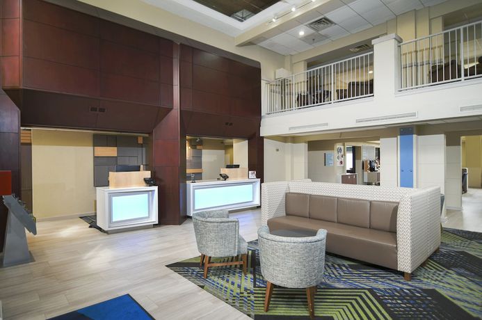 Imagen de los interiores del Hotel Holiday Inn Express & Suites Port Clinton-Catawba Island. Foto 17