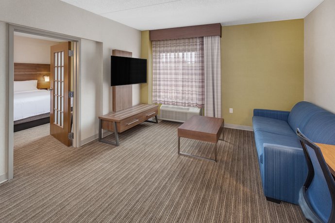 Imagen de la habitación del Hotel Holiday Inn Express & Suites Providence-Woonsocket. Foto 11