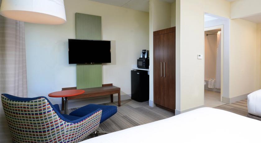 Imagen de la habitación del Hotel Holiday Inn Express & Suites Raleigh Durham Airport at RTP. Foto 3