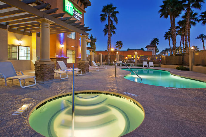 Imagen de la piscina del Hotel Holiday Inn Express & Suites Rancho Mirage - Palm Spgs Area. Foto 15
