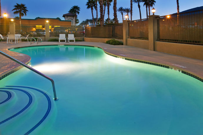 Imagen de la piscina del Hotel Holiday Inn Express & Suites Rancho Mirage - Palm Spgs Area. Foto 16