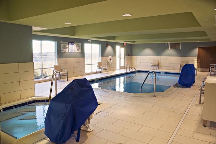Imagen de la piscina del Hotel Holiday Inn Express & Suites - Rantoul. Foto 19