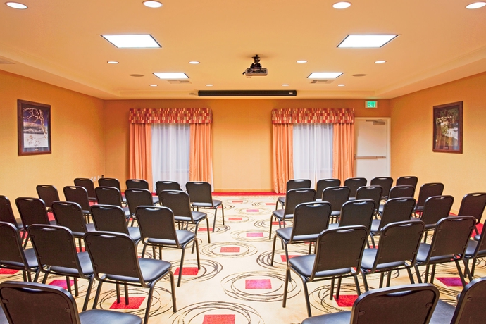 Imagen de los interiores del Hotel Holiday Inn Express & Suites Reno Airport. Foto 12