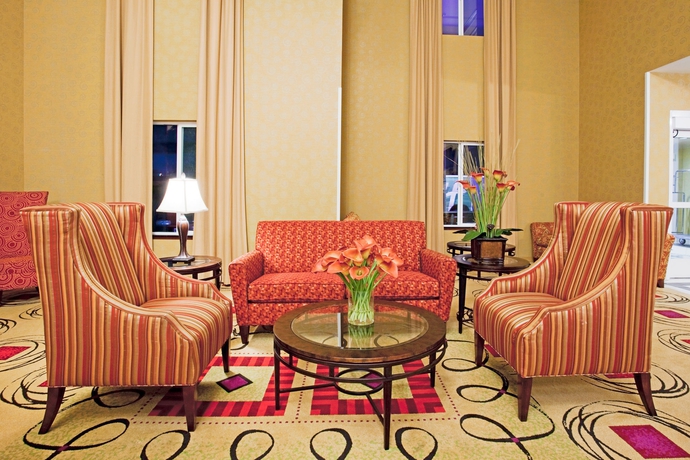 Imagen de los interiores del Hotel Holiday Inn Express & Suites Reno Airport. Foto 13