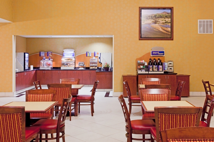 Imagen del bar/restaurante del Hotel Holiday Inn Express & Suites Reno Airport. Foto 4