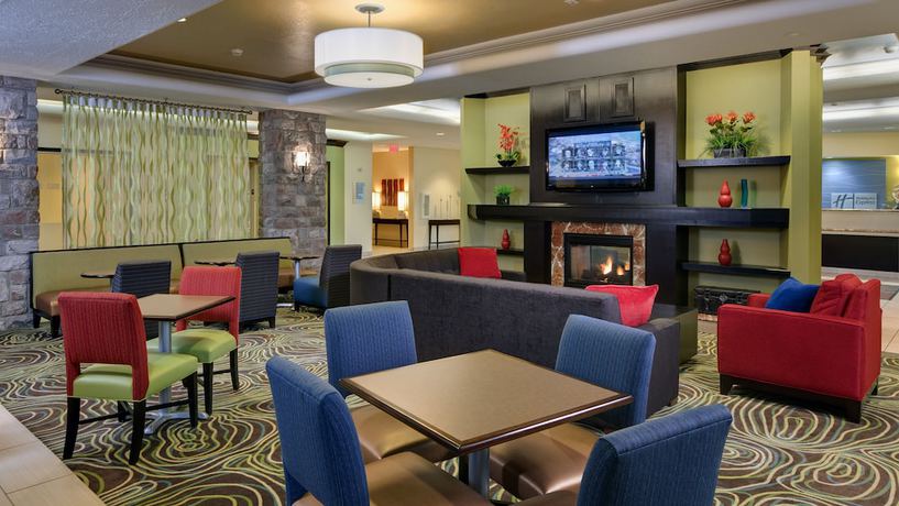 Imagen de los interiores del Hotel Holiday Inn Express & Suites Saginaw. Foto 19