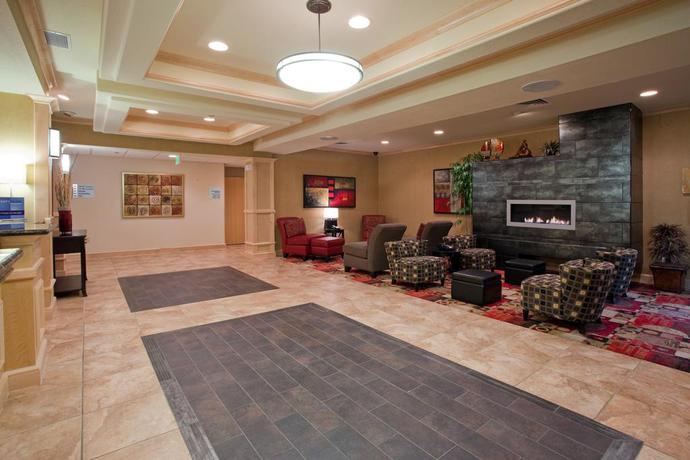 Imagen de los interiores del Hotel Holiday Inn Express & Suites Salt Lake City West Valley. Foto 8