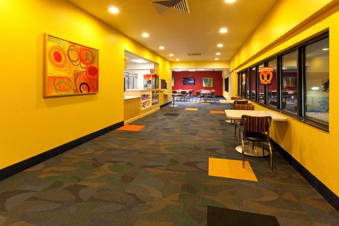 Imagen del bar/restaurante del Hotel Holiday Inn Express & Suites Salt Lake City West Valley. Foto 2