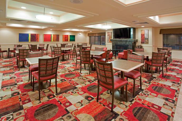 Imagen del bar/restaurante del Hotel Holiday Inn Express & Suites Salt Lake City West Valley. Foto 3