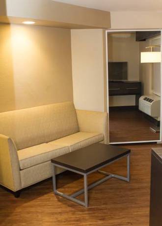 Imagen de la habitación del Hotel Holiday Inn Express & Suites San Antonio Medical-Six Flags. Foto 7