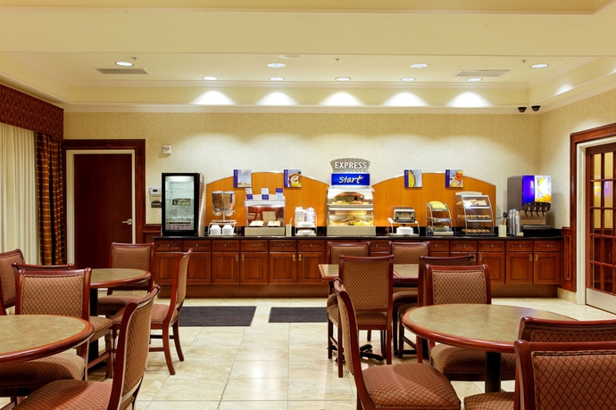 Imagen del bar/restaurante del Hotel Holiday Inn Express & Suites San Antonio South. Foto 2