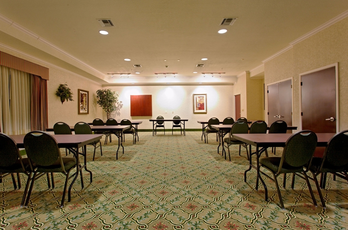 Imagen de los interiores del Hotel Holiday Inn Express & Suites San Antonio South. Foto 14
