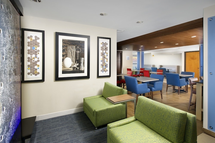 Imagen de los interiores del Hotel Holiday Inn Express & Suites San Antonio-Dtwn Market Area. Foto 15