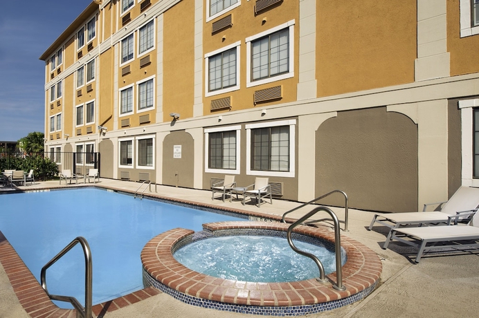 Imagen de la piscina del Hotel Holiday Inn Express & Suites San Antonio-Dtwn Market Area. Foto 19