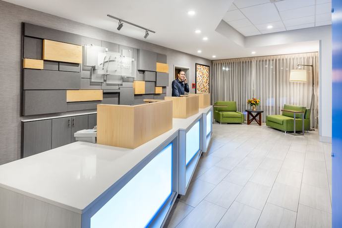 Imagen de los interiores del Hotel Holiday Inn Express & Suites Santa Ana - Orange Co. Foto 19