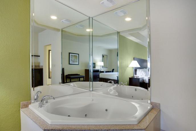 Imagen de la habitación del Hotel Holiday Inn Express & Suites Sarasota East - I-75. Foto 3