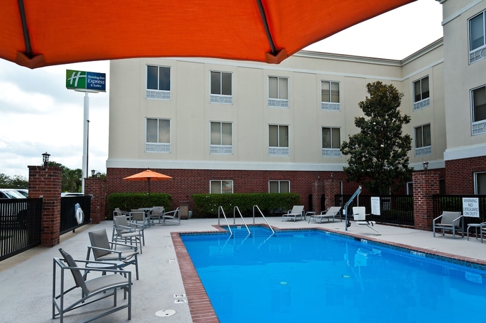 Imagen de la piscina del Hotel Holiday Inn Express & Suites Scott-Lafayette West. Foto 17