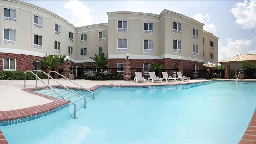 Imagen de la piscina del Hotel Holiday Inn Express & Suites Scott-Lafayette West. Foto 19
