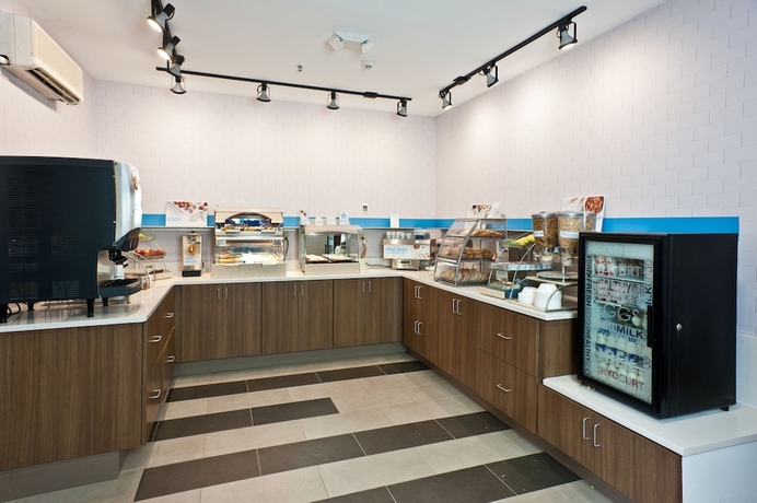 Imagen del bar/restaurante del Hotel Holiday Inn Express & Suites Scott-Lafayette West. Foto 6