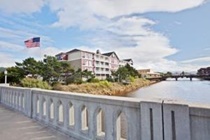 Imagen de los exteriores del Hotel Holiday Inn Express & Suites Seaside-Convention Center. Foto 10