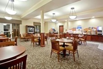 Imagen del bar/restaurante del Hotel Holiday Inn Express & Suites Seaside-Convention Center. Foto 4