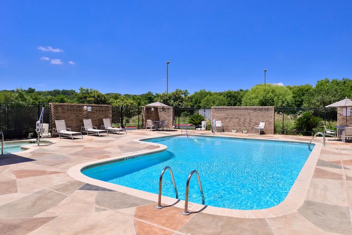 Imagen de la piscina del Hotel Holiday Inn Express & Suites Selma, Selma . Foto 20