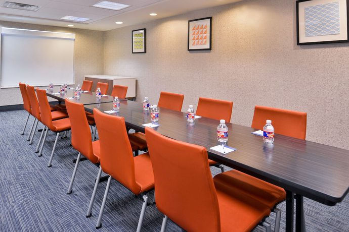 Imagen de los interiores del Hotel Holiday Inn Express & Suites Selma, Selma . Foto 18