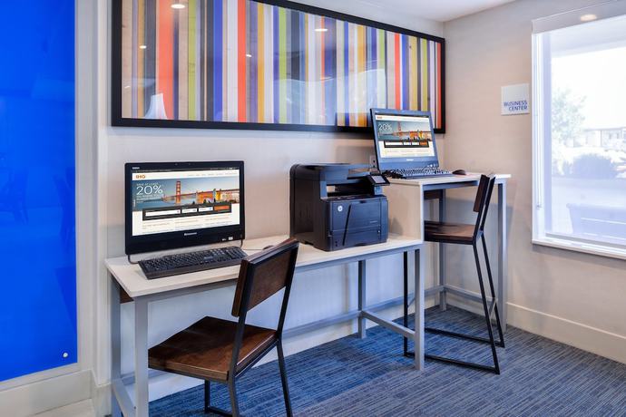 Imagen de los interiores del Hotel Holiday Inn Express & Suites Selma, Selma . Foto 19