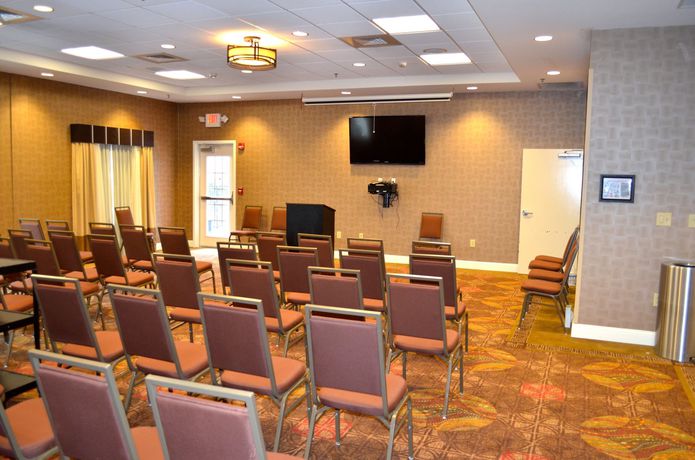 Imagen del bar/restaurante del Hotel Holiday Inn Express & Suites Smithfield - Selma I-95. Foto 4