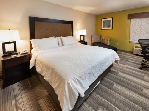 Imagen de la habitación del Hotel Holiday Inn Express & Suites South Haven, an IHG. Foto 4