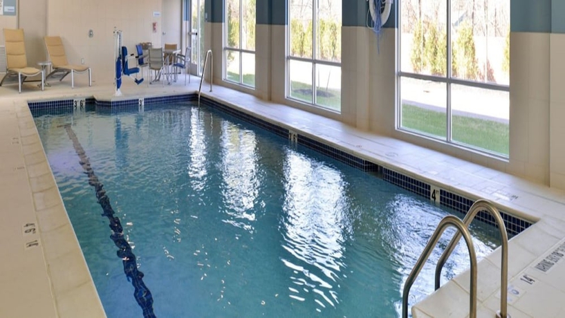Imagen de la piscina del Hotel Holiday Inn Express & Suites - Southgate - Detroit Area. Foto 16