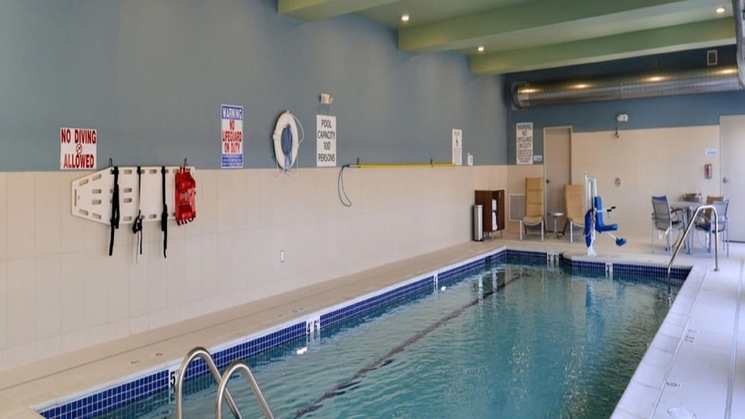 Imagen de la piscina del Hotel Holiday Inn Express & Suites - Southgate - Detroit Area. Foto 17
