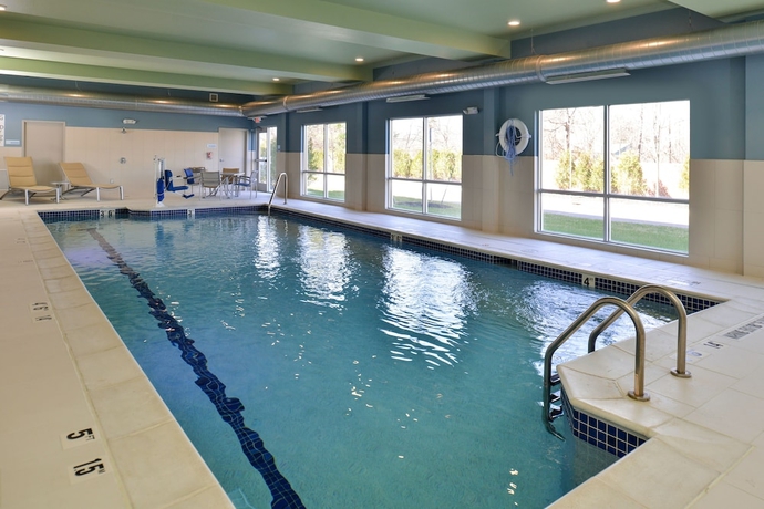 Imagen de la piscina del Hotel Holiday Inn Express & Suites - Southgate - Detroit Area. Foto 18