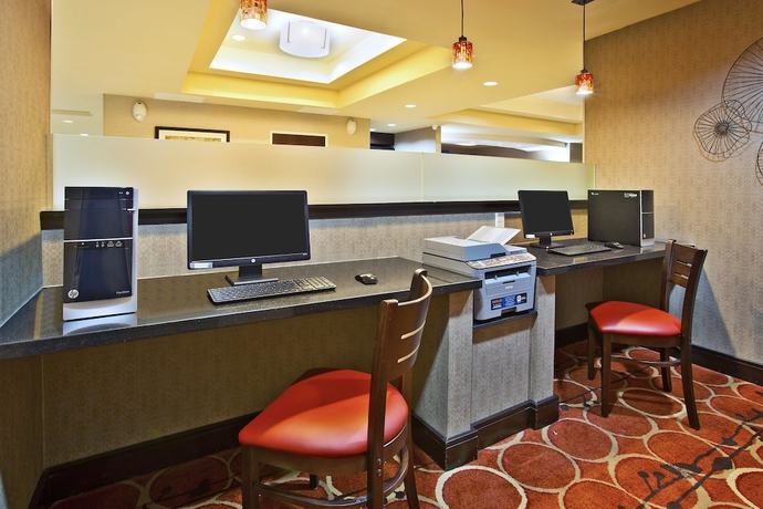 Imagen general del Hotel Holiday Inn Express & Suites Springfield - Dayton Area. Foto 2
