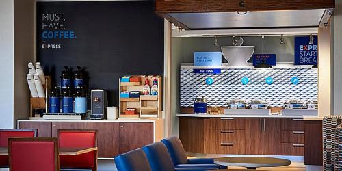 Imagen general del Hotel Holiday Inn Express & Suites - Staunton, an IHG. Foto 5