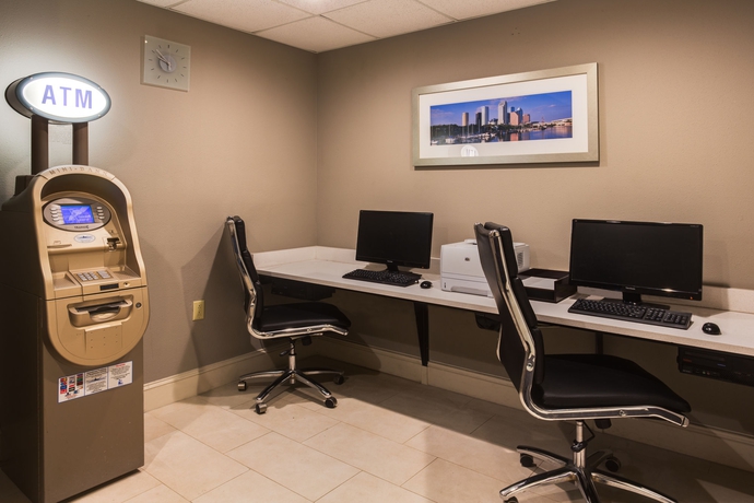 Imagen de los interiores del Hotel Holiday Inn Express & Suites Tampa-I-75 @ Bruce B. Downs. Foto 14
