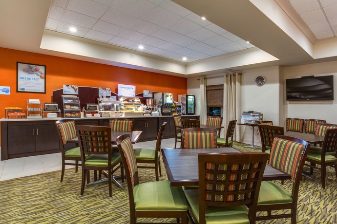 Imagen del bar/restaurante del Hotel Holiday Inn Express & Suites Tampa-I-75 @ Bruce B. Downs. Foto 6