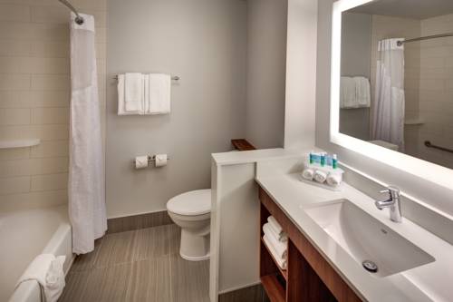 Imagen de la habitación del Hotel Holiday Inn Express & Suites Terrace. Foto 4