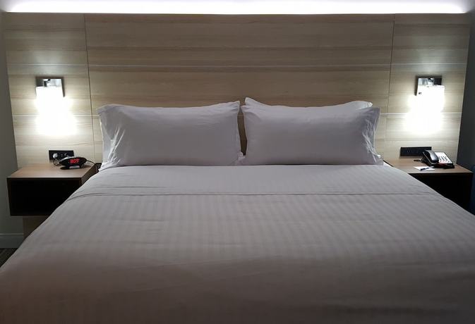 Imagen de la habitación del Hotel Holiday Inn Express & Suites Toledo West. Foto 7