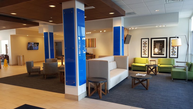 Imagen de los interiores del Hotel Holiday Inn Express & Suites Toledo West. Foto 19
