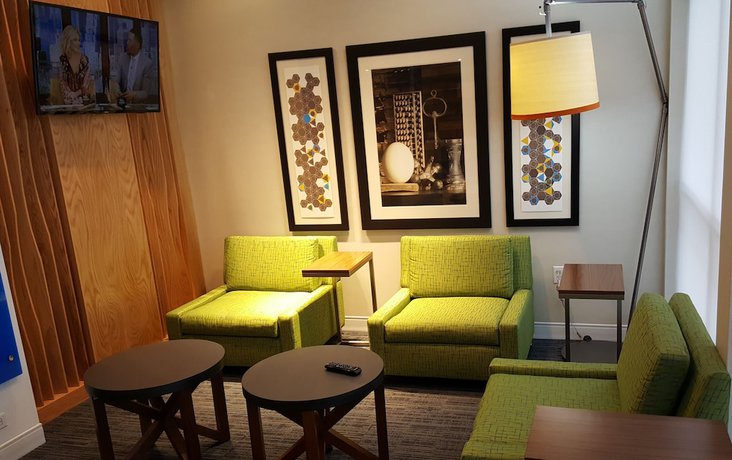 Imagen de los interiores del Hotel Holiday Inn Express & Suites Toledo West. Foto 20