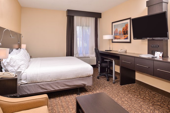 Imagen de la habitación del Hotel Holiday Inn Express & Suites Topeka West I-70 Wanamaker. Foto 4