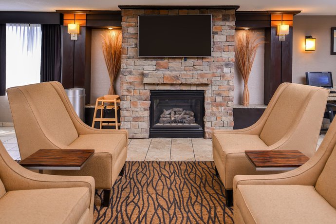Imagen de los interiores del Hotel Holiday Inn Express & Suites Topeka West I-70 Wanamaker. Foto 17