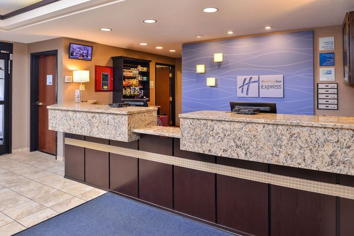 Imagen de los interiores del Hotel Holiday Inn Express & Suites Topeka West I-70 Wanamaker. Foto 19