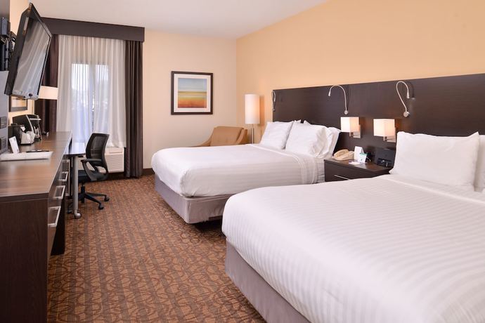 Imagen de la habitación del Hotel Holiday Inn Express & Suites Topeka West I-70 Wanamaker. Foto 13