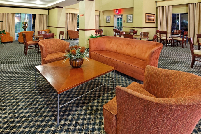 Imagen de los interiores del Hotel Holiday Inn Express & Suites Trincity Trinidad Airport. Foto 14
